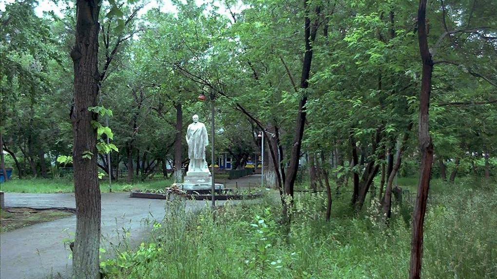 Ленин из парка Завода 2002