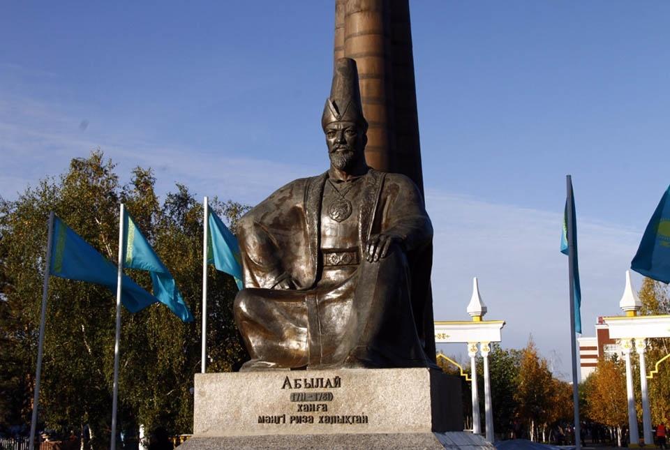 Памятник Абылай хану