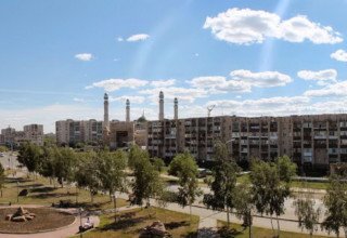 Пересечение улицы Горького и проспекта Абылай-хана. Вид с вершины Мактай-горы 2014. Фото- myasnik-from-kazakhstan.blogspot.com