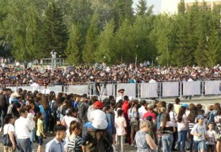 День города Кокшетау вечером на площади. 30 июня 2018