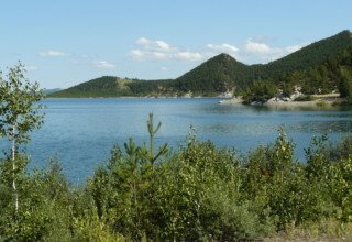 Боровое, Большое Чебачье озеро, полуостров, горы. Фото Кокшетау Онлайн