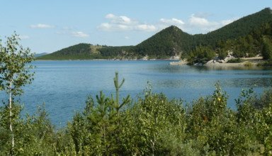 Боровое, Большое Чебачье озеро, полуостров, горы. Фото Кокшетау Онлайн