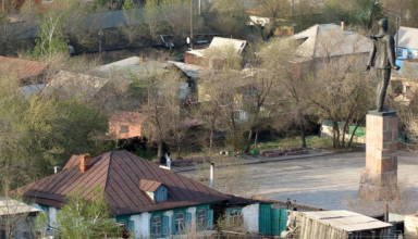 Кокшетау, памятник В.В.Куйбышеву на ул.Абая (бывшей Карла Маркса) 2012