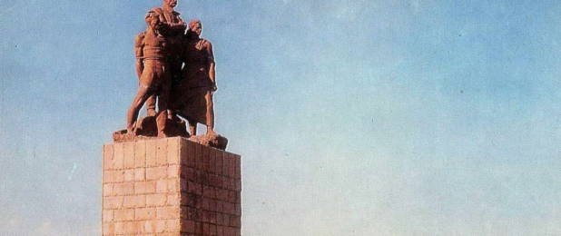 Памятник борцам за советскую власть, 1970-е. Фото из Музея Истории Города Кокшетау-