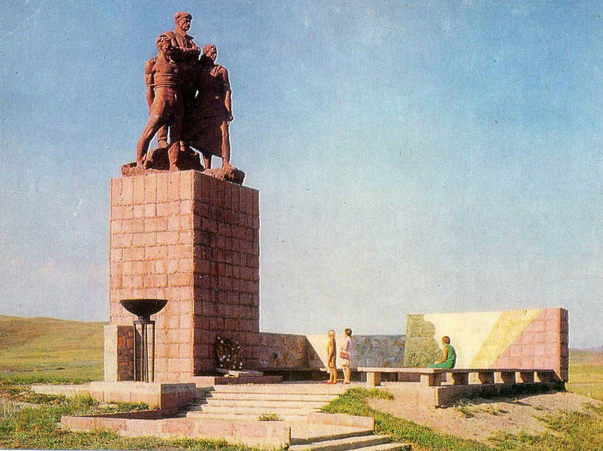 Памятник борцам за советскую власть, 1970-е. Фото из Музея Истории Города Кокшетау