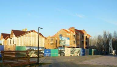 Процесс строительства прогулочной аллеи и нового жилого района "Променад" в восточной части Борового вблизи новой мечети