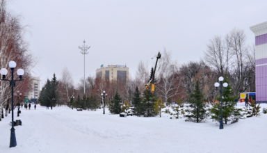 Площадь, снежный городок, парк