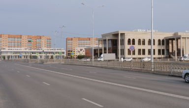 Фоторепортаж о состоянии строительства в микрорайонах Сарыарка и Коктем, Форум-центра, новой набережной, моста через реку Кылшакты у берега озера Копа, дорог и инфраструктуры у нового храма.