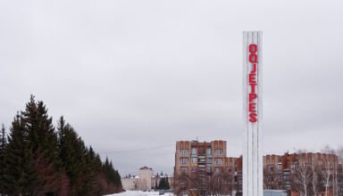 Фотозарисовка и небольшие панорамы посёлка Окжетпес в Боровом. Эпизоды из повседневной жизни, начало строительства курортных микрорайонов на месте бывшего тепличного хозяйства. 22 февраля 2022