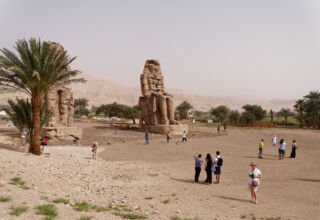 Люди на отдыхе. Шарм-эль-Шейх, Наама Бэй, Таба, Луксор и Карнак. Пляжи, пустыня, храмы Карнак и Луксор, долина царей и храм Хатшепсут.