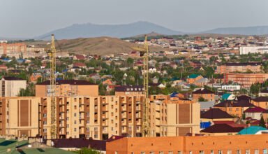 Немного вечернего города. Кокшетау Онлайн. Фотографии города с высоты смотровой площадки у флагштока.