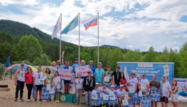 Пляж в Щучинском яхт-клубе "Marina club", все этапы награждения победителей, вручение призов и сертификатов от адмирала Акмолинского Флота Батырханова Шынарбека Беркутбаевича.