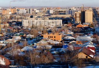 Новая серия панорам Кокшетау. Вид со смотровой площадки у флагштока 25 декабря 2022.