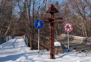 Небольшая прогулка по берегу Боровского озера, по дорожкам бывших санаториев, остатки памятников Гоголю и Достоевскому.