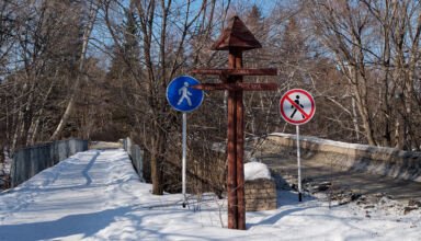 Небольшая прогулка по берегу Боровского озера, по дорожкам бывших санаториев, остатки памятников Гоголю и Достоевскому.