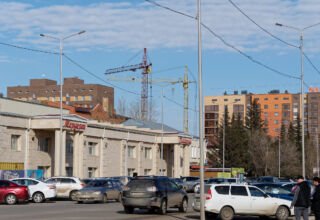 Территория и район вокруг бывшего Кокчетавского (Кокшетауского) Приборостроительного завода (КПСЗ, ранее Кокчетавского Механического Завода - КМЗ) новые дома на бывшей территории и вокруг, улицы, немного 2-й школы, ул.Ауэзова (Советская), сквер по ул. Крупской (Садуакасова), бюст Мусы Джалиля.