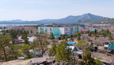 Много ракурсов с вершины скалы в центре Борового. 26 апреля 2023.