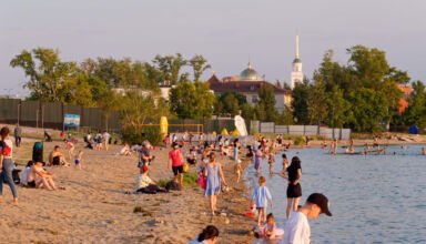 Впервые в этом году прогулялся по набережной. Посмотрите моменты пятничного вечера. 28 июля 2023.
