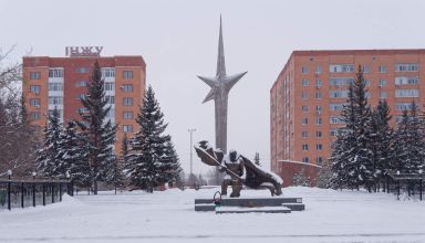 Парк Героям Великой Отечественной войны. Кокшетау Онлайн. Вечный огонь, Обелиск Героям Великой Отечественной войны.
