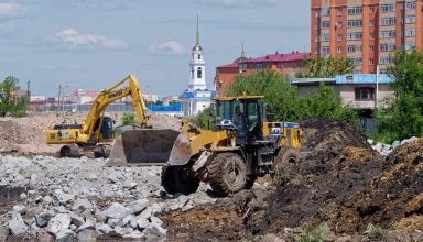 Начало строительства новой дороги по берегу озера Копа на участке бывшего городского пляжа. Исторический момент ) 19 июня 2024.