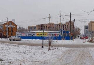 Небольшая панорама ул.Гагарина - Б.Момышулы. Кокшетау Онлайн. Новостройки и остатки старых домов в районе рынка. 1 декабря 2024