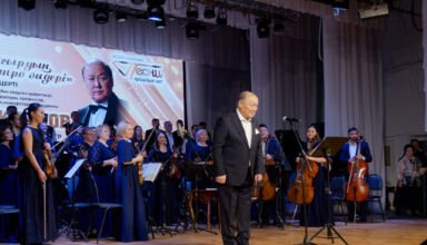 Подробный фоторепортаж с сольного концерта нашего земляка, Серика Топканова, главного хирурга Казахстана, врача высшей категории, доктора медицинских наук, профессора. Концерт проходил в Акмолинской областной филармонии, полный, даже переполненный аншлаг. Много ракурсов в коллекцию. 3 февраля 2025.
