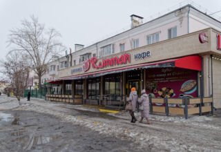 Небольшое фото-эссе по улицам Абая и Габдуллина. 6 марта 2025.