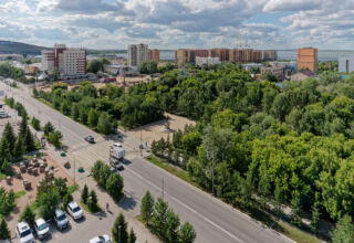 Панорама Кокшетау с 9-го этажа бизнес центра Green which. Центральные площади и городской парк и ремонт в них, ул. Абая, новостройки, общим и крупным планом. Много ракурсов в коллекцию. 8 июля 2025.