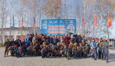 Первая часть фоторепортажа с ежегодных международных соревнований мастеров охоты с ловчими птицами "Кансонар-2025" посвященных Дню Республики Казахстан и 140-летию легендарного беркутчи Масипа Батырханулы. Сандыктау, детский оздоровительный центр "Жас даурен". Официальное открытие, приветственные речи, небольшой концерт, портреты участников и зрителей. 24 октября 2025.