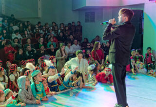 Вторая часть фоторепортажа с 10-го юбилейного Республиканского творческого фестиваля "The Legacy show" 10 Art Festival и 30 лет в танцах Айдара Мубаракова, проходившего в ДК "Достар", Кокшетау. Концерт в паузе перед оценками жюри. 15 ноября 2025.