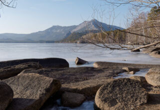 Немного картинок с берега уже замёрзшего Боровского озера. 15 - 16 ноября 2025.