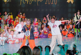 7 февраля 2026 в ДК "Достар" г.Кокшетау состоялся международный фестиваль детского творчества The Legacy Show. Полный аншлаг. Очень большой фоторепортаж с очень большого фестиваля, который проходил в два этапа - не помещались все желающие в зал. В третьёй части небольшой сольный концерт Саяна Ашмакын и танц-батл. Все на сцене, динамика, эмоции. Наверное, самый любимый момент для участников и гостей фестиваля. Портреты. 7 февраля 2026. Организатор: Мубараков Айдар Абельханович, • лидер Хип-Хоп культуры Акмолинской области, • руководитель студии танцев «The Legacy Show», • руководитель Акмолинского областного филиала Республиканского общественного объединения «Национальный Союз Развития Танцевального Спорта», • руководитель «Федерация Спортивного Танца Акмолинской области», • Магистр педагогических наук Российской Федерации • Магистр искусствоведческих наук Республики Казахстан.