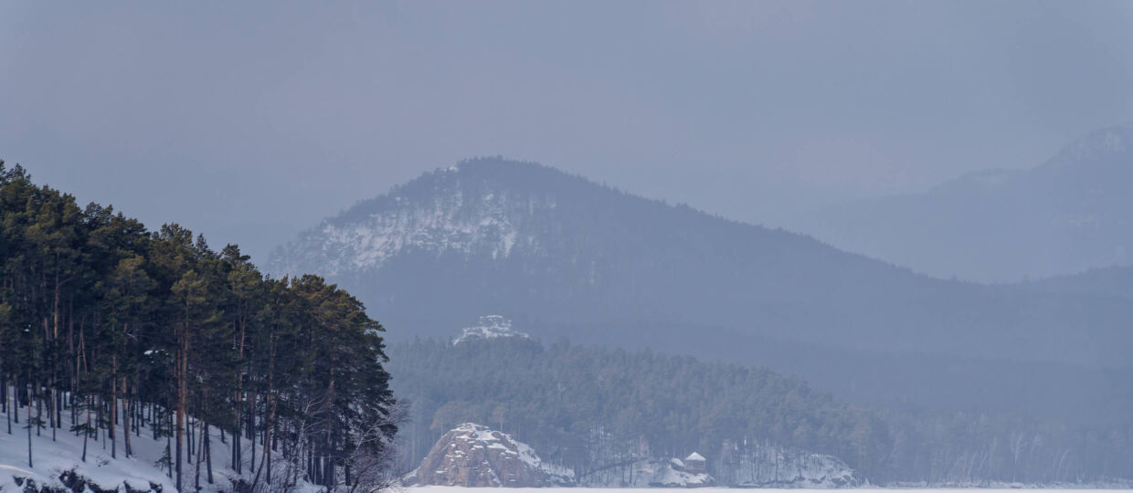 Дождался тепла. Лес, снего-велодорожка, Боровское озеро, горы в тумане, "белые медведи", ул.Акжайык, крохотные весёлые птички - длиннохвостые синички, "лесхоз", п.Окжетпес, памятник воинам интернационалистам, Окжетпесский "космодром". Тихо, тепло, иногда солнышко, скоро весна. 6 марта 2026.