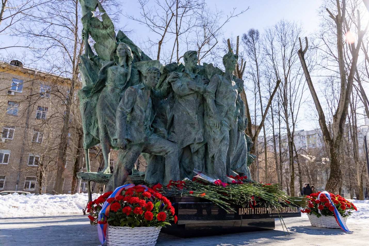 Памятник Героям «Молодой гвардии» в Москве. Скульптор Михаил Баскаков. 13 марта 2024 года. Фото Российского военно-исторического общества.
