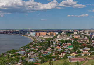 Большая панорама города Кокшетау с сопки Букпа, 3 июня 2026