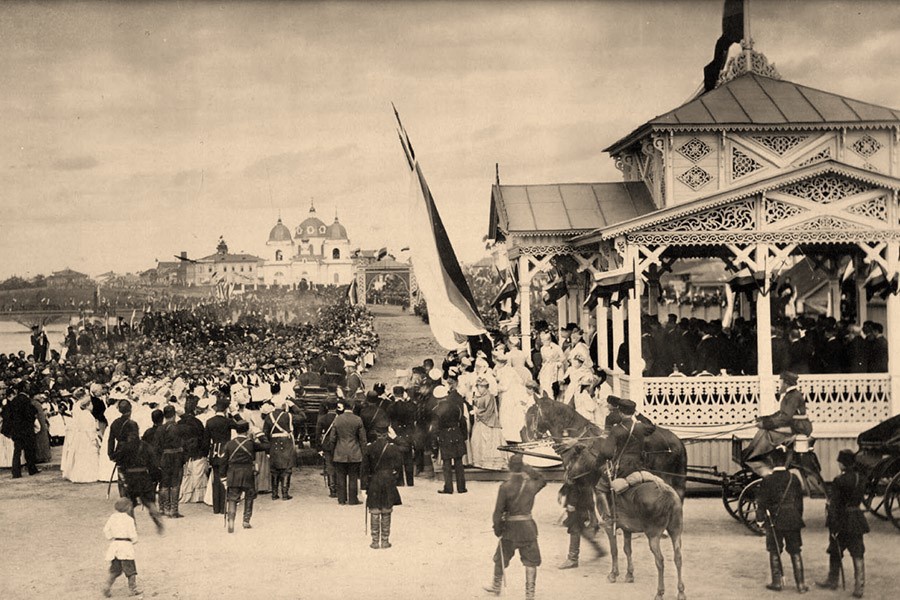Приезд Государя Наследника Цесаревича Николая в Омск 14 июля 1891 г. Из фондов Омского государственного историко-краеведческого музея. Фото И. Е. Кесслера