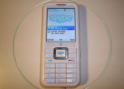 Skype подал голос: Интернет против мобильника